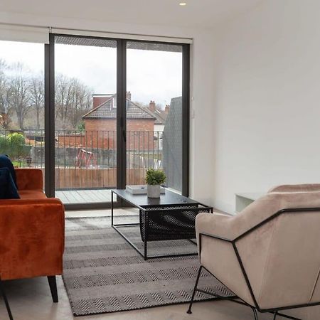 Modern 2 Bedroom Apartment In Wimbledon London Eksteriør billede